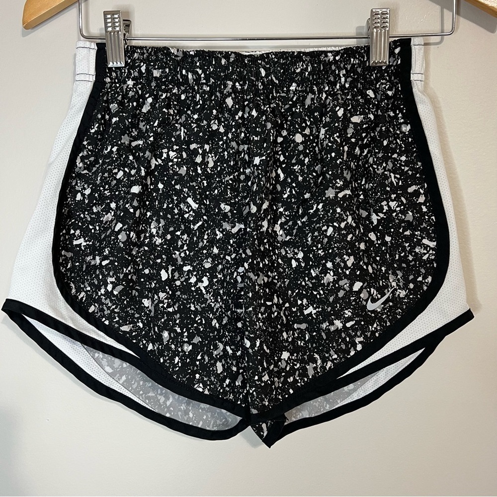 Nike Women's Elastic Waist Dri-Fit Pull-On Running Shorts Small